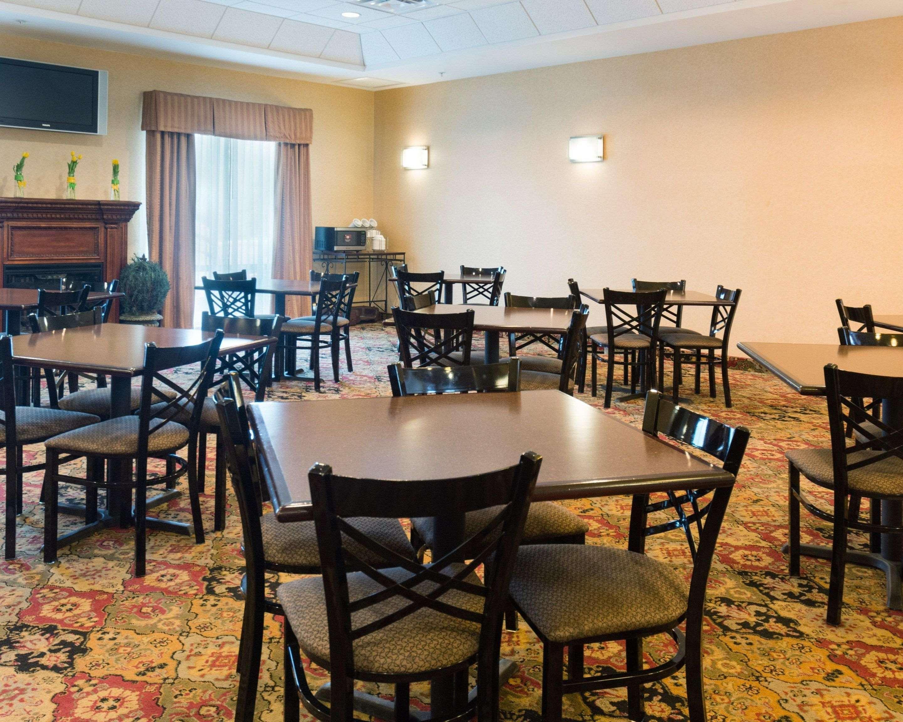 Comfort Suites Fredericksburg North Екстериор снимка